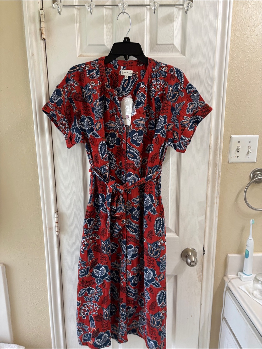 Wonderly Red Paisley Blouse with Navy Accents. NWT